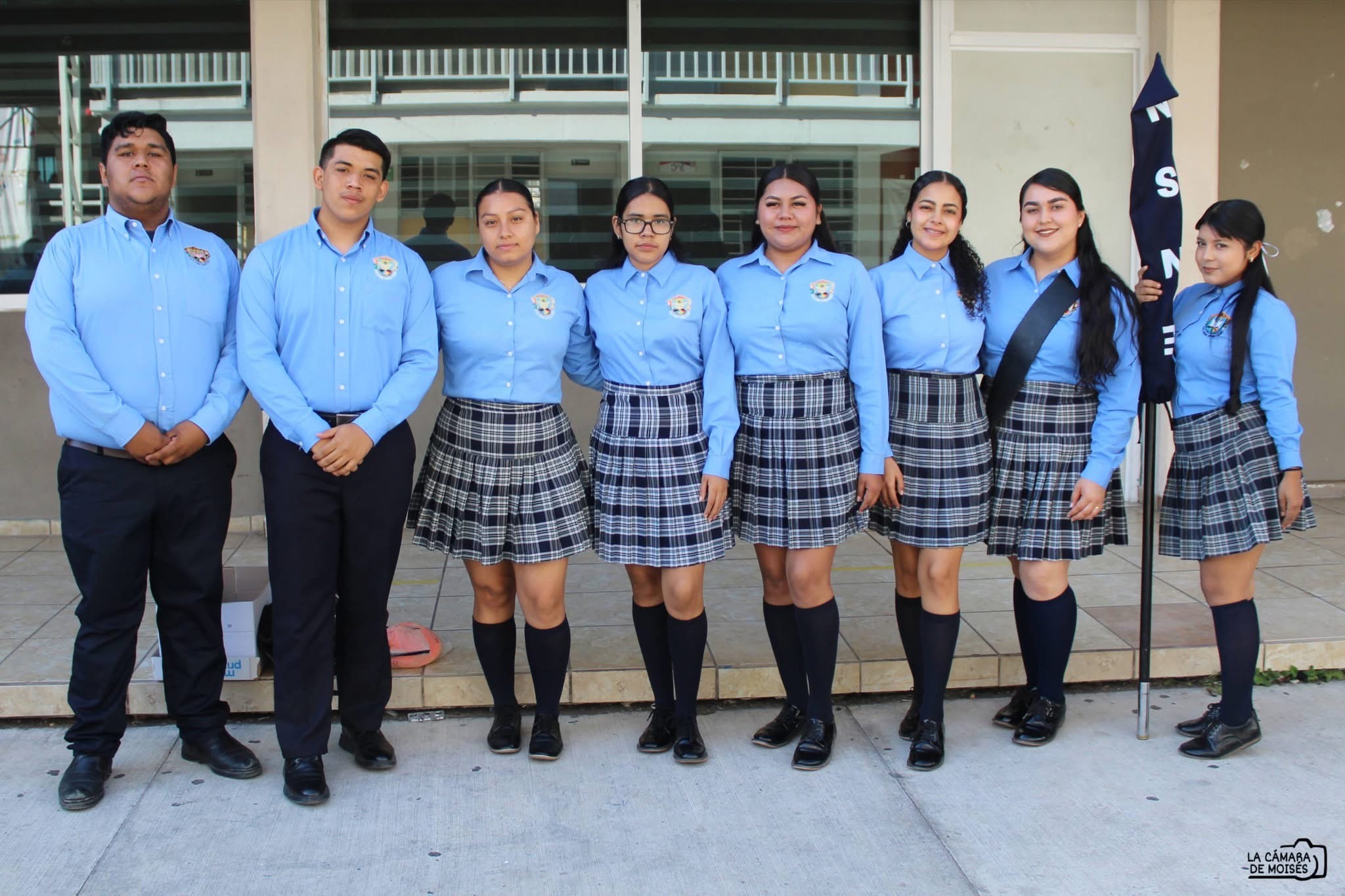 Escolta oficial 2026-2027